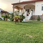 Suzie's House - Road To Loutra Pozar *