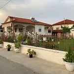 Дом отдыха Suzie's House - Road To Loutra Pozar Polikarpi