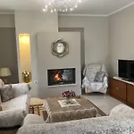 Дом отдыха Suzie's House - Road To Loutra Pozar *