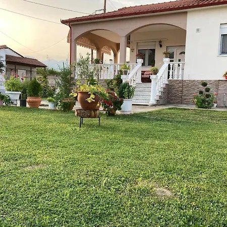 Suzie's House - Road To Loutra Pozar *