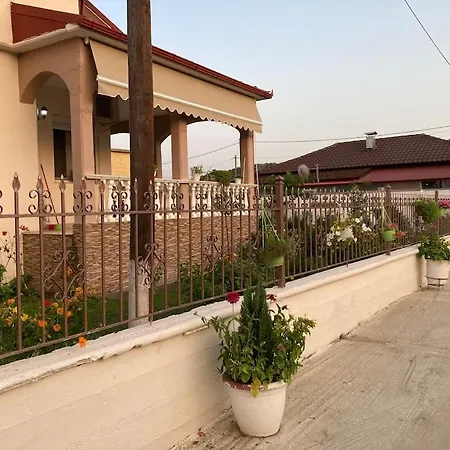 Holiday home Suzie's House - Road To Loutra Pozar