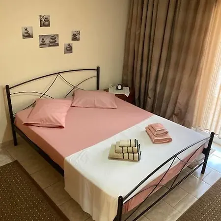 Holiday home Suzie's House - Road To Loutra Pozar