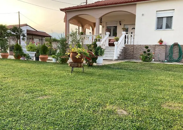 Suzie's House - Road To Loutra Pozar *